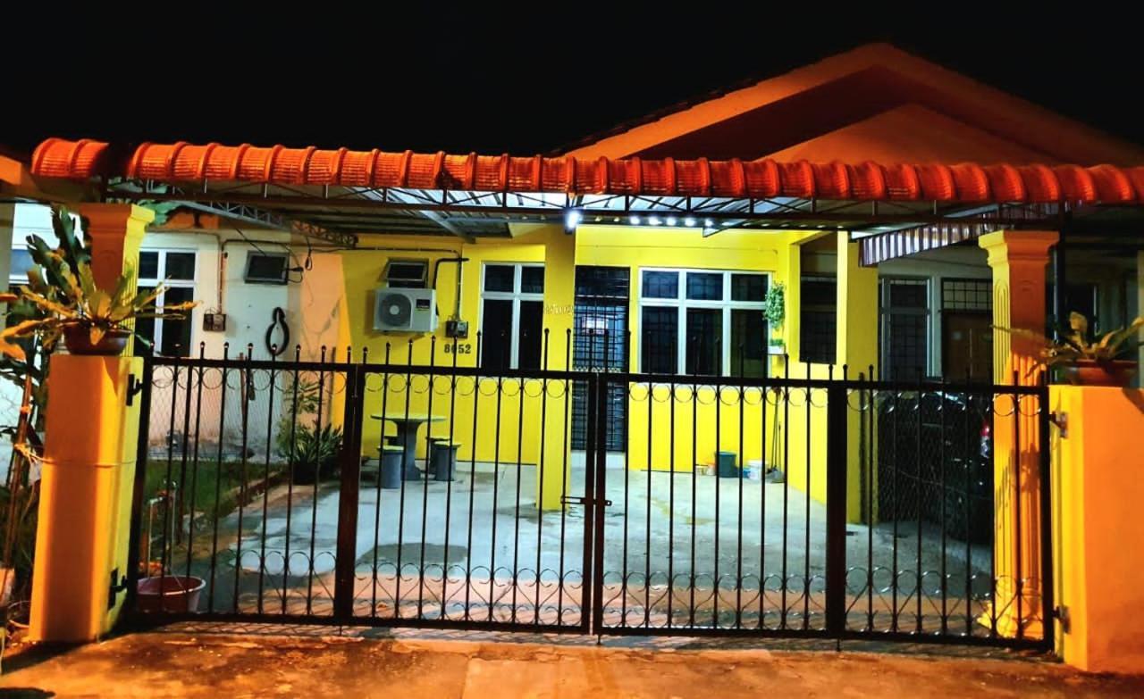 Lh Alisha Homestay Wangsa Mewangi Gua Musang Dış mekan fotoğraf